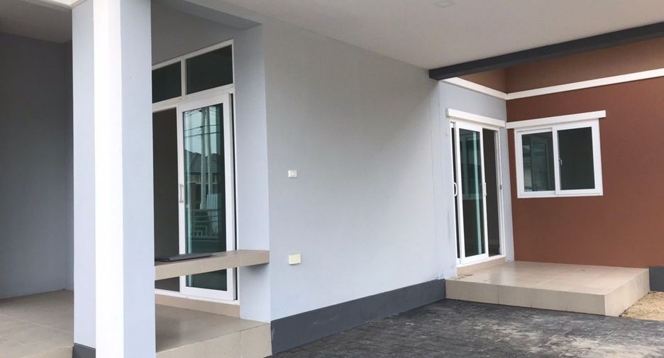 Casa en alquiler de 3 habitaciones en Sattahip, Chonburi