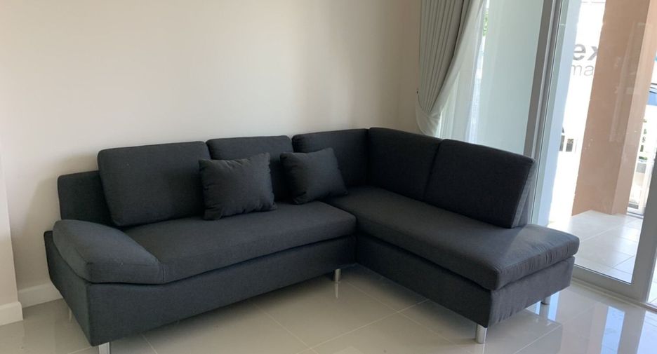 Casa en alquiler de 3 habitaciones en Sattahip, Chonburi