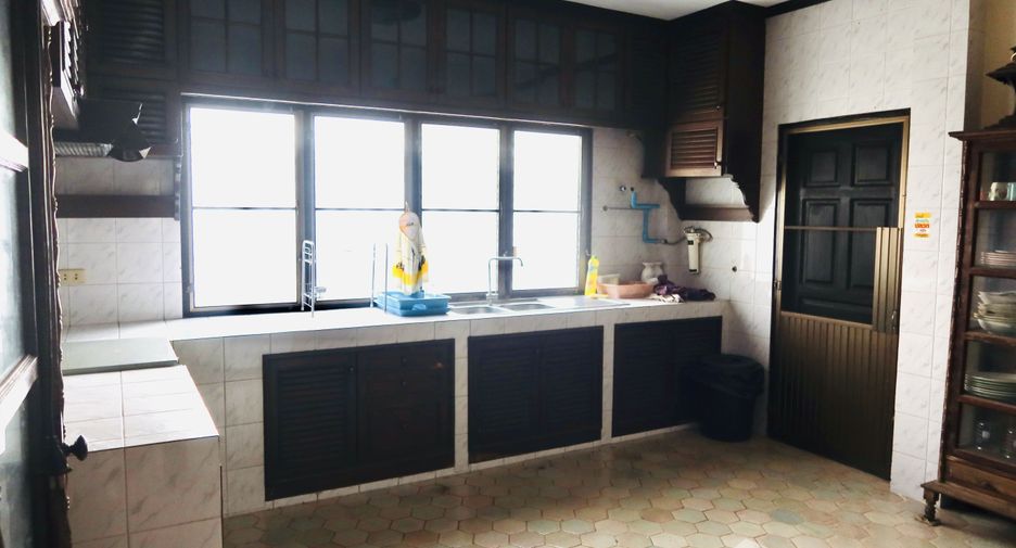 For sale 3 bedrooms house in Mueang Chiang Mai, Chiang Mai