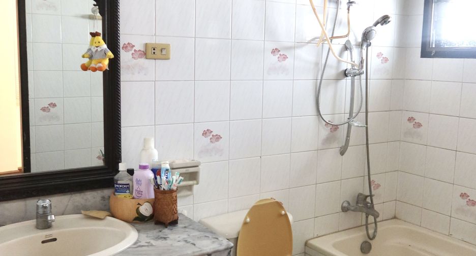 For sale 3 bedrooms house in Mueang Chiang Mai, Chiang Mai