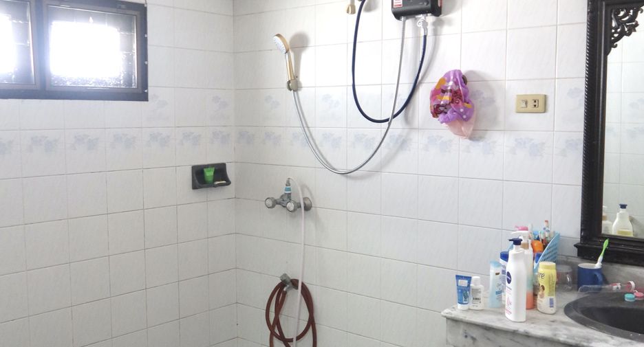 For sale 3 bedrooms house in Mueang Chiang Mai, Chiang Mai