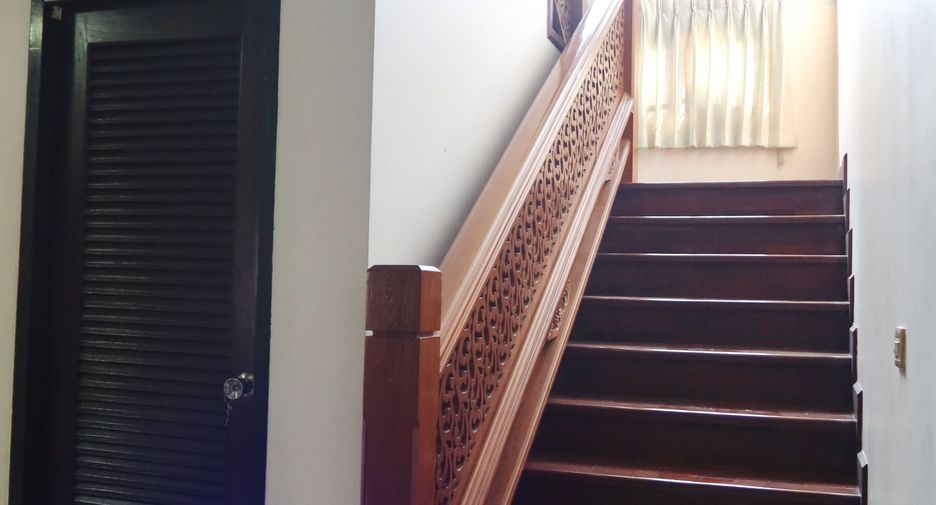 For sale 3 bedrooms house in Mueang Chiang Mai, Chiang Mai