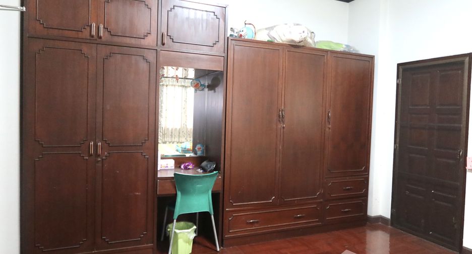 For sale 3 bedrooms house in Mueang Chiang Mai, Chiang Mai