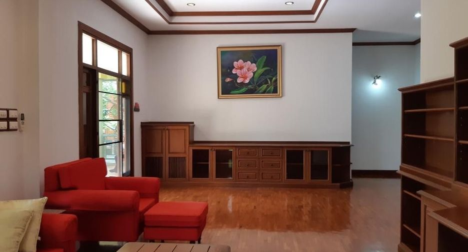 For rent 3 bedrooms house in Mueang Chiang Mai, Chiang Mai