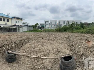 出售 土地 在 Bang Khen, 曼谷