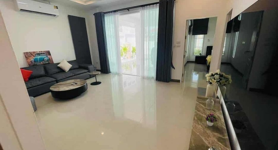 À louer 3 chambres maison à Bang Lamung, Chonburi
