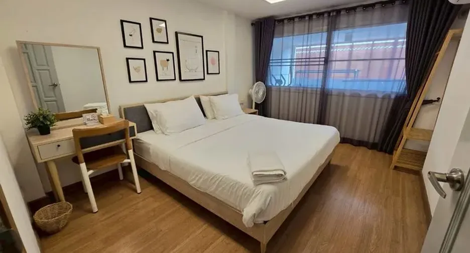 For rent 4 bedrooms townhouse in Mueang Chiang Mai, Chiang Mai