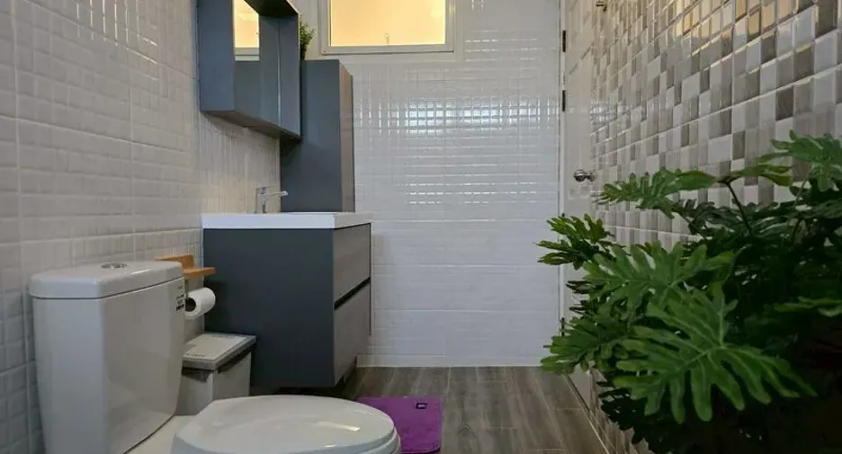 For rent 4 bedrooms townhouse in Mueang Chiang Mai, Chiang Mai