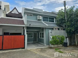 For Rent 4 Bedroom Townhouse In Mueang Chiang Mai