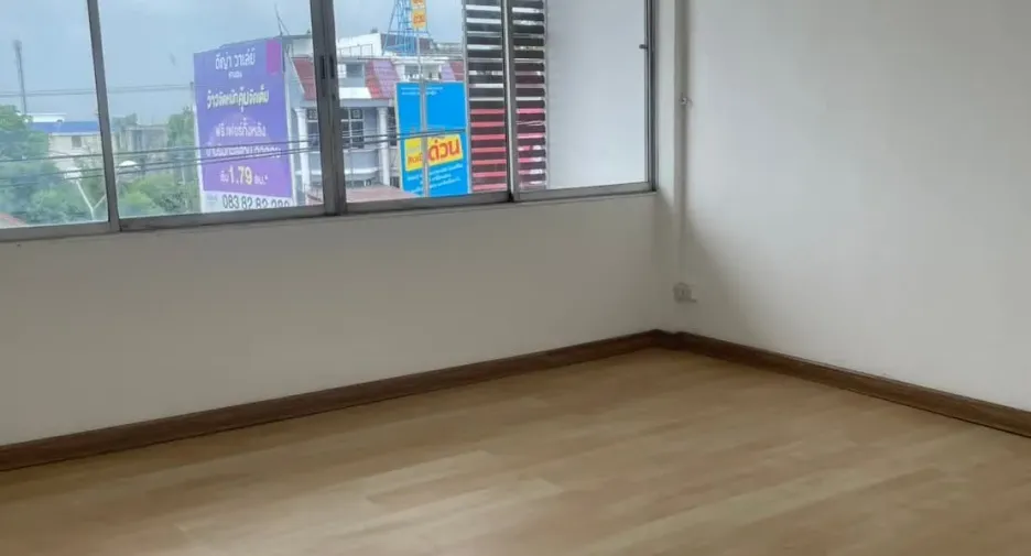 For sale and for rent 4 bedrooms retail Space in Hang Dong, Chiang Mai