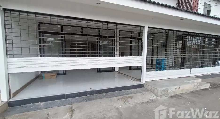 For sale and for rent 4 bedrooms retail Space in Hang Dong, Chiang Mai