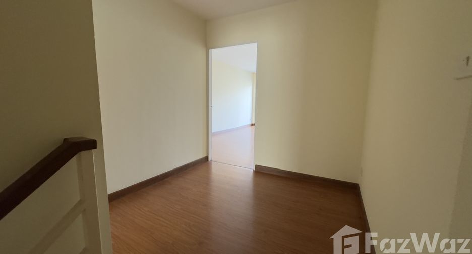 For rent 3 bedrooms retail Space in Mueang Chiang Mai, Chiang Mai