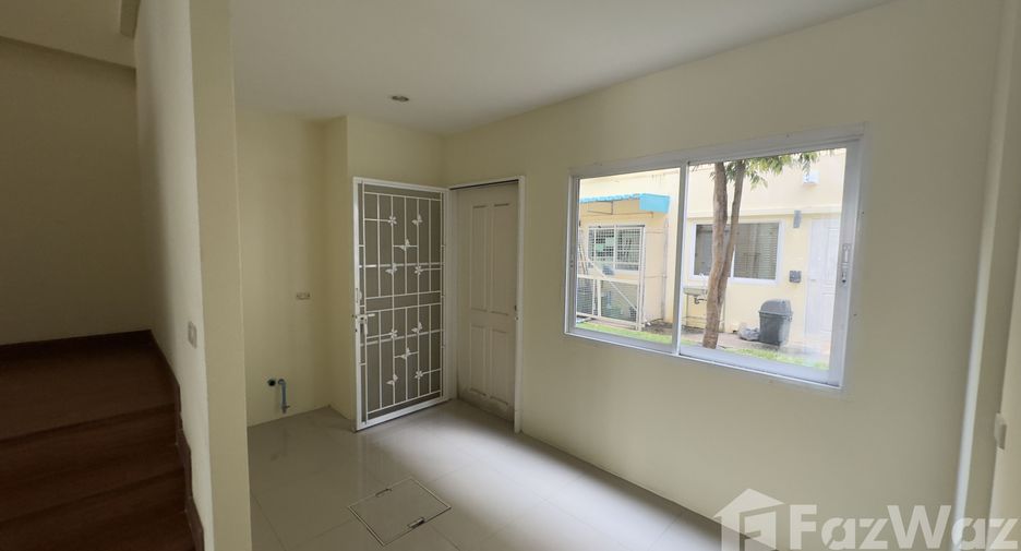 For rent 3 bedrooms retail Space in Mueang Chiang Mai, Chiang Mai