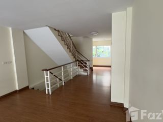 For rent 3 bedrooms retail Space in Mueang Chiang Mai, Chiang Mai