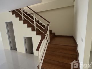 For rent 3 bedrooms retail Space in Mueang Chiang Mai, Chiang Mai