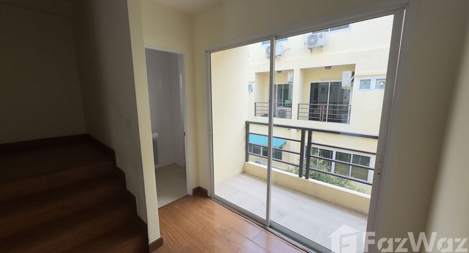 For rent 3 bedrooms retail Space in Mueang Chiang Mai, Chiang Mai
