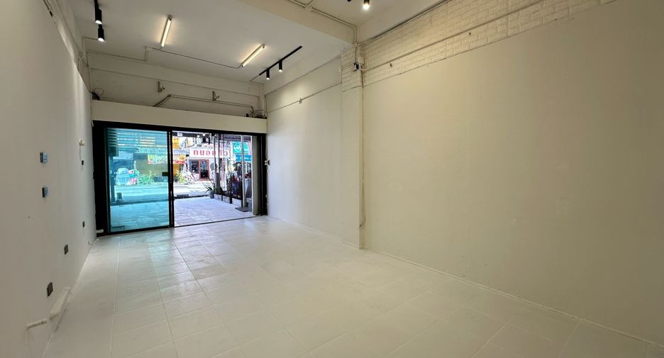 For sale 3 bedrooms retail Space in Mueang Chiang Mai, Chiang Mai