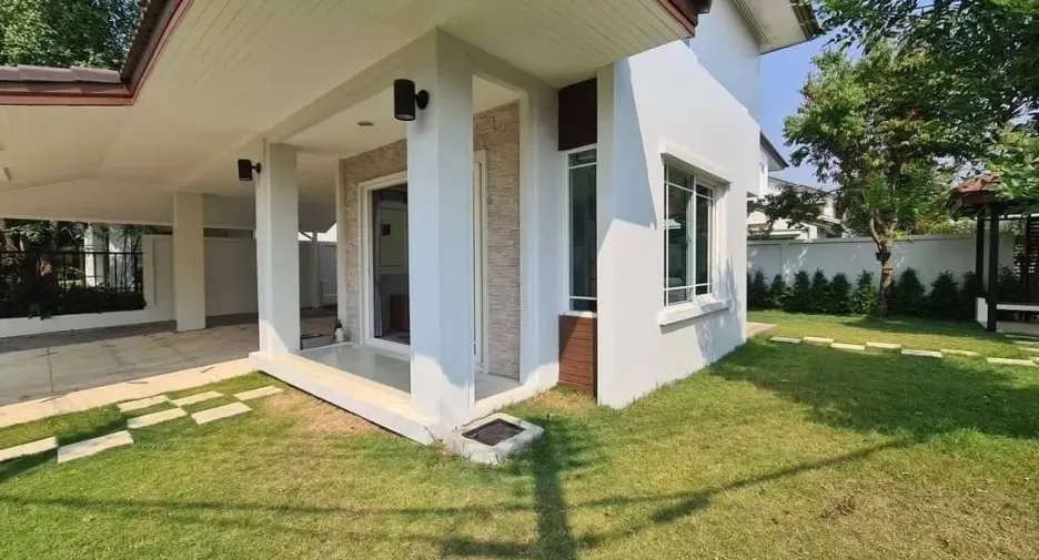For rent 3 bedrooms house in Mueang Chiang Mai, Chiang Mai