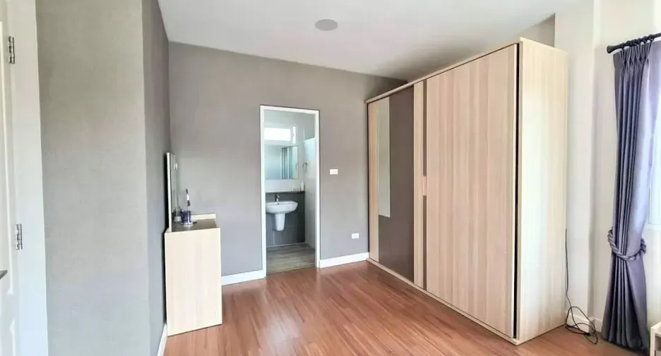For rent 3 bedrooms house in Mueang Chiang Mai, Chiang Mai
