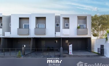 À vendre 3 chambres maison de ville à San Sai, Chiang Mai