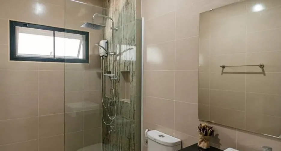 For rent 3 bedrooms townhouse in Mueang Chiang Mai, Chiang Mai