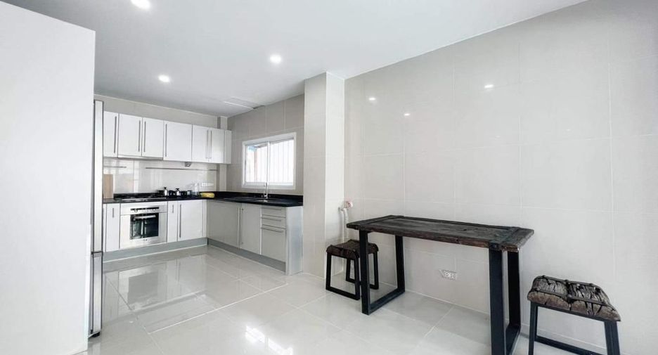 For rent 3 bedrooms villa in Ko Samui, Surat Thani