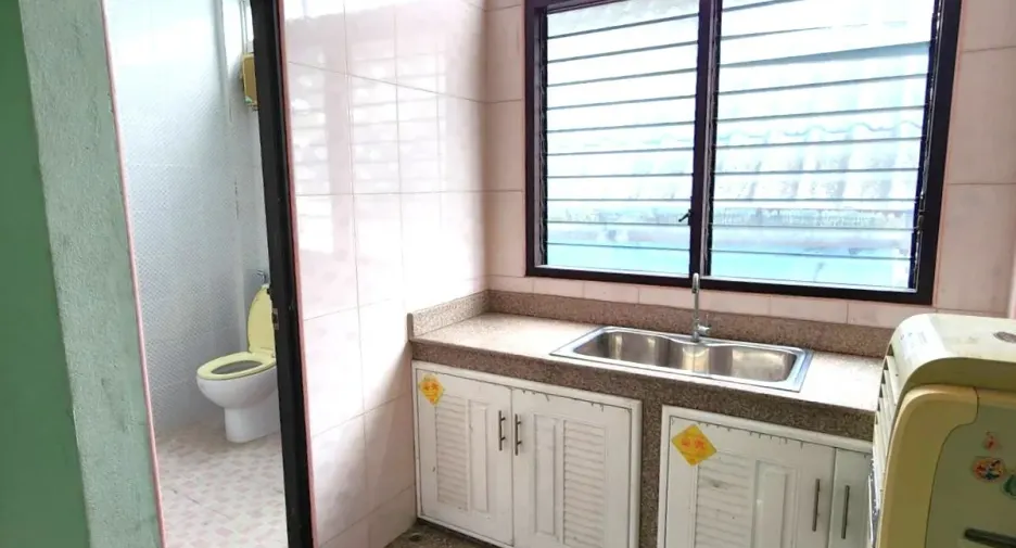 For sale 6 bedrooms retail Space in Sathon, Bangkok