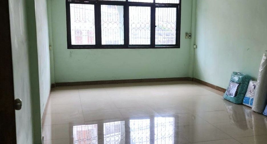 For sale 6 bedrooms retail Space in Sathon, Bangkok