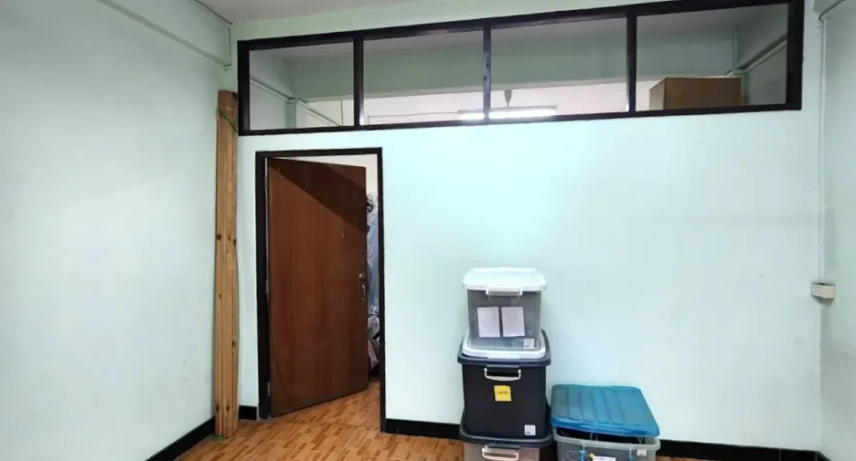 For sale 6 bedrooms retail Space in Sathon, Bangkok