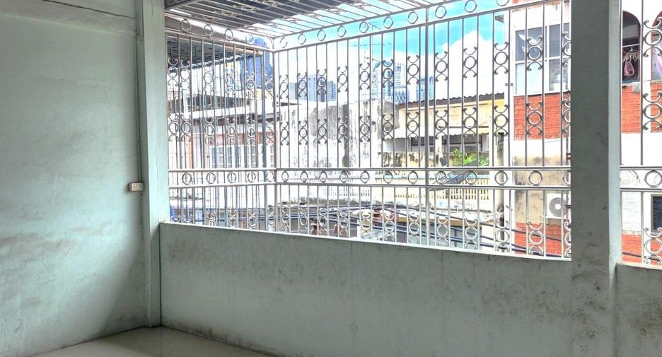 For sale 6 bedrooms retail Space in Sathon, Bangkok