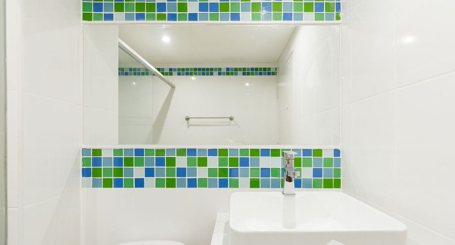 For sale studio condo in Phra Khanong, Bangkok