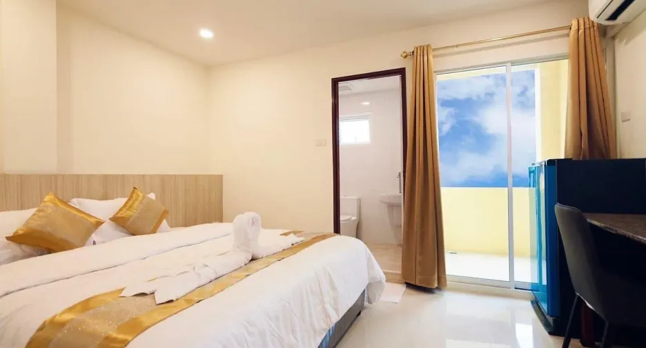 For sale 25 bedrooms hotel in Bang Lamung, Chonburi