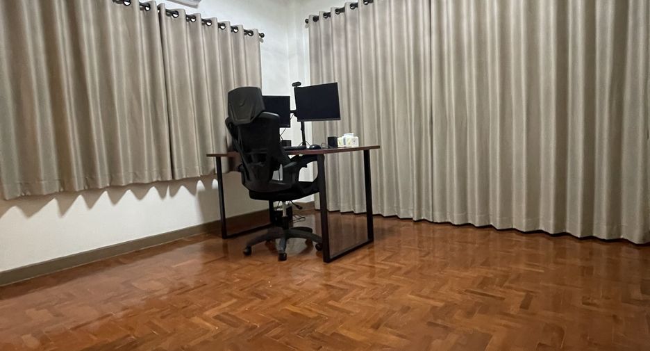 For sale and for rent 4 bedrooms house in San Sai, Chiang Mai