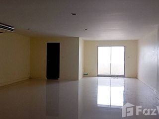 For sale 3 bedrooms condo in Din Daeng, Bangkok