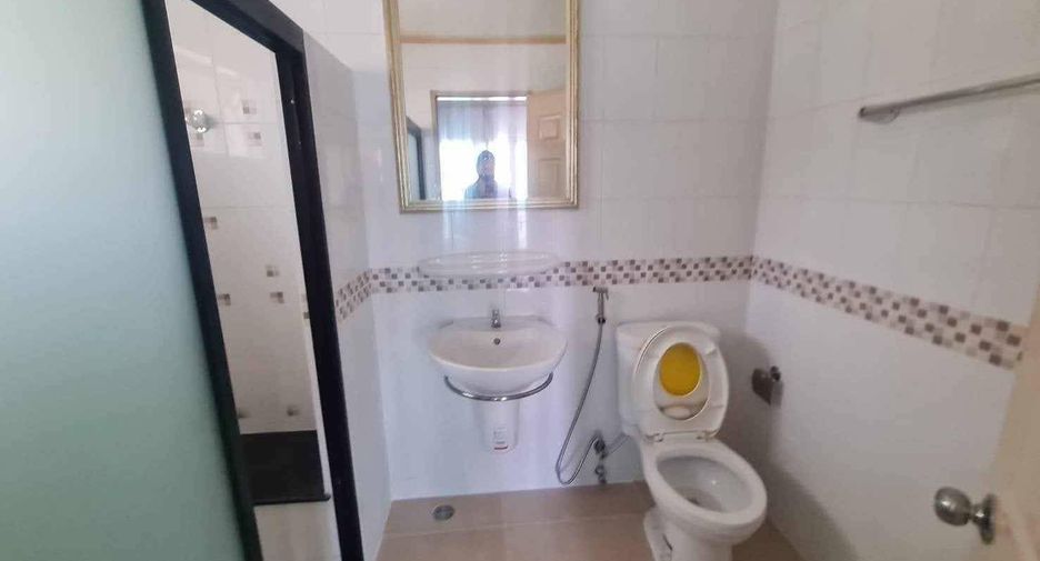 For rent 4 bedrooms house in Mueang Chiang Mai, Chiang Mai