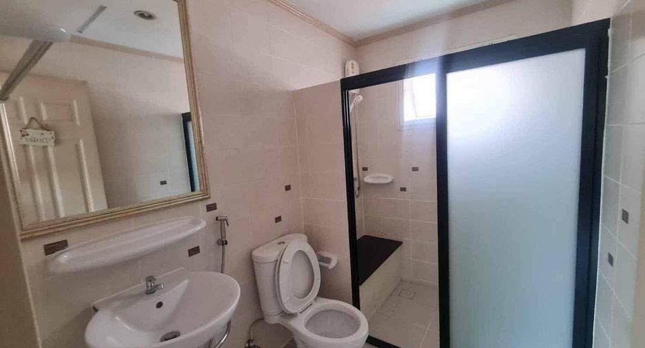 For rent 4 bedrooms house in Mueang Chiang Mai, Chiang Mai