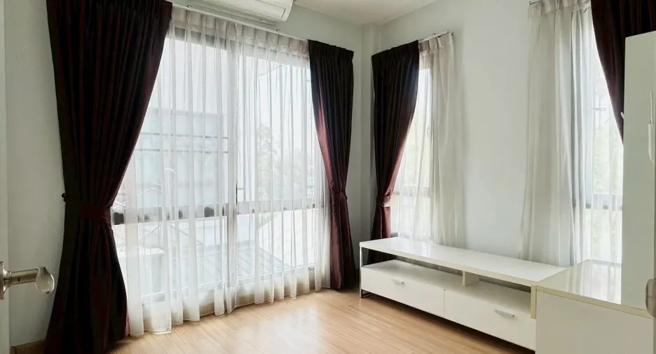 For sale 3 bedrooms house in Mueang Chiang Mai, Chiang Mai