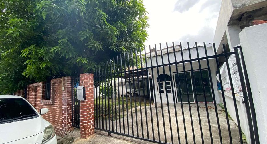 For sale 8 bedrooms house in Bang Kapi, Bangkok