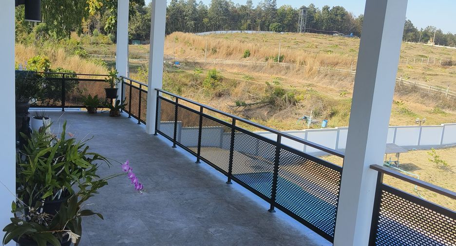 For sale and for rent 5 bedrooms house in San Pa Tong, Chiang Mai