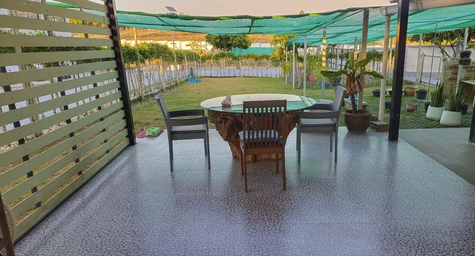 For sale and for rent 5 bedrooms house in San Pa Tong, Chiang Mai