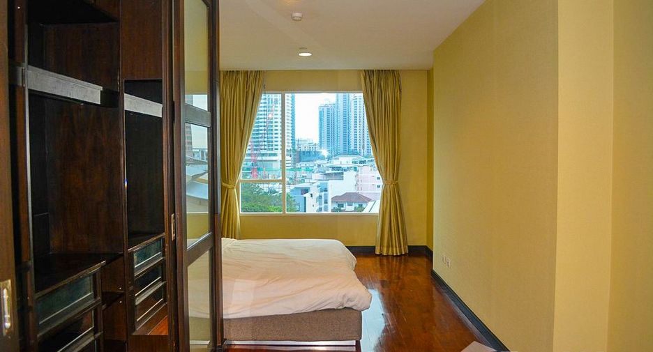 For sale 2 bedrooms condo in Khlong Toei, Bangkok