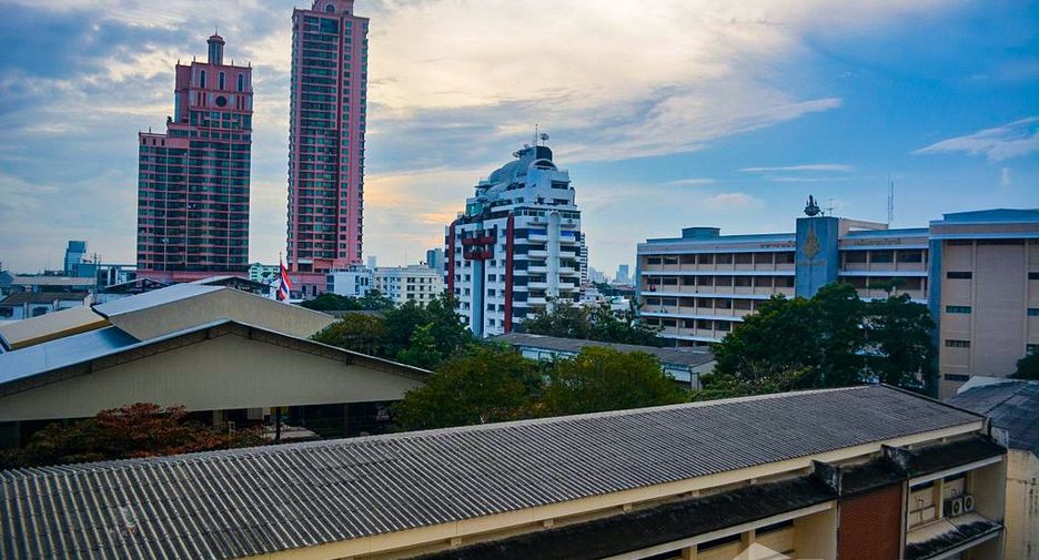 For sale 2 bedrooms condo in Khlong Toei, Bangkok