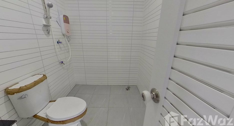 For sale 4 bedrooms house in Saraphi, Chiang Mai