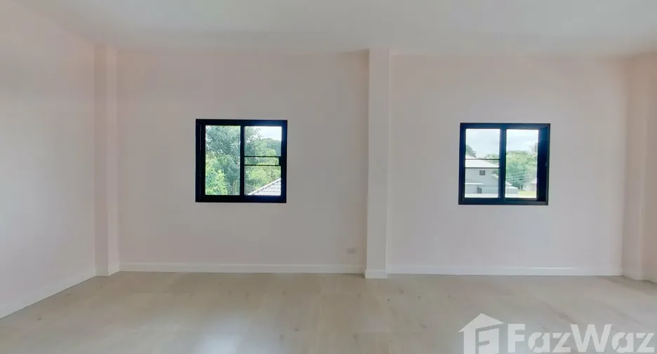 For sale 4 bedrooms house in Saraphi, Chiang Mai