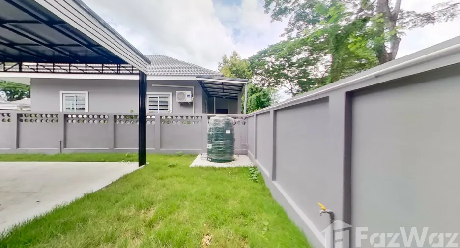 For sale 4 bedrooms house in Saraphi, Chiang Mai