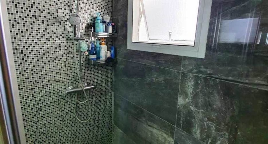 For sale 3 bedrooms condo in Khlong Toei, Bangkok