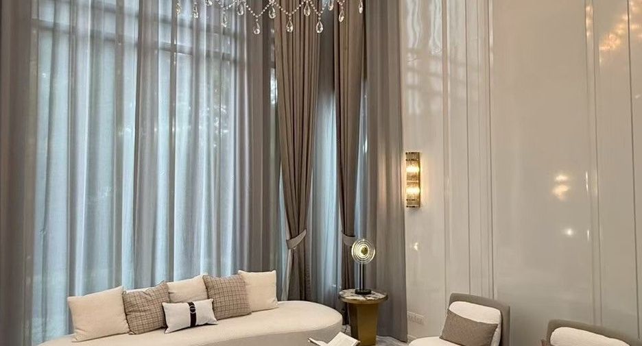 For sale 5 bedrooms house in Saphan Sung, Bangkok