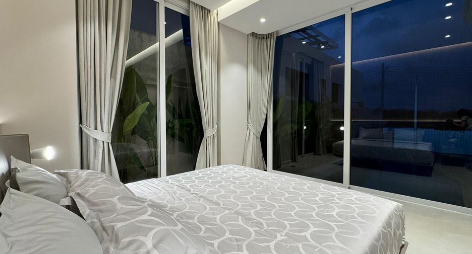 For rent 3 bedrooms villa in Mueang Phuket, Phuket