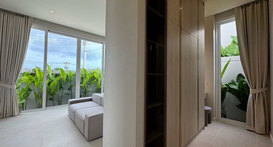 For rent 3 bedrooms villa in Mueang Phuket, Phuket