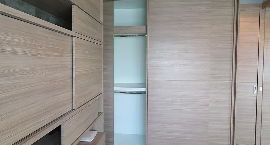 For sale 1 bed condo in Khlong Toei, Bangkok